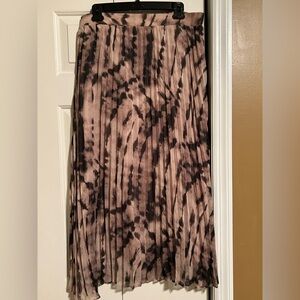 Simply Vera Vera Wang Taupe and Black Skirt